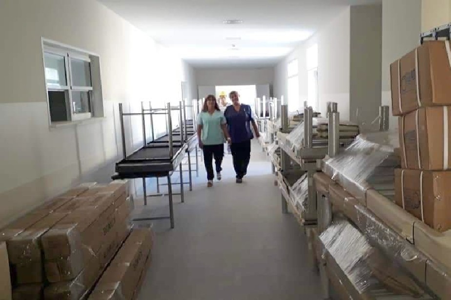 Con las primeras 44 camas se empieza a equipar el moderno hospital de Allen