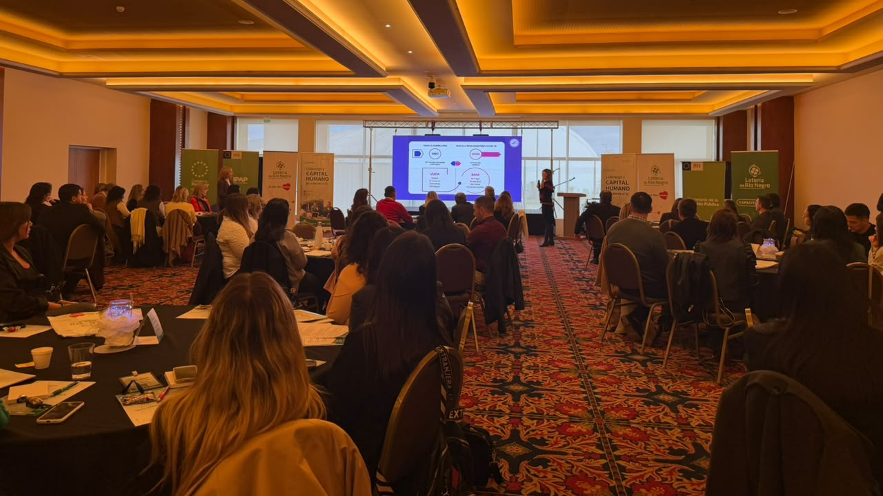 Lotería de Río Negro realizó un Seminario de Liderazgo y Capital Humano en la Era de la IA thumbnail