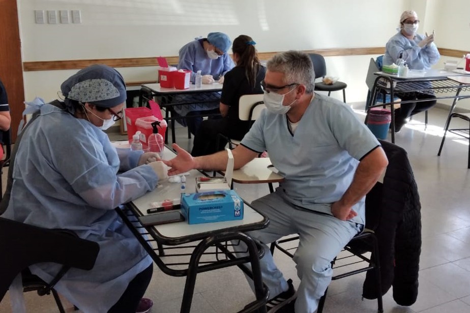 El Hospital de Cipolletti testea a ms de 700 trabajadores de la salud para medir anticuerpos