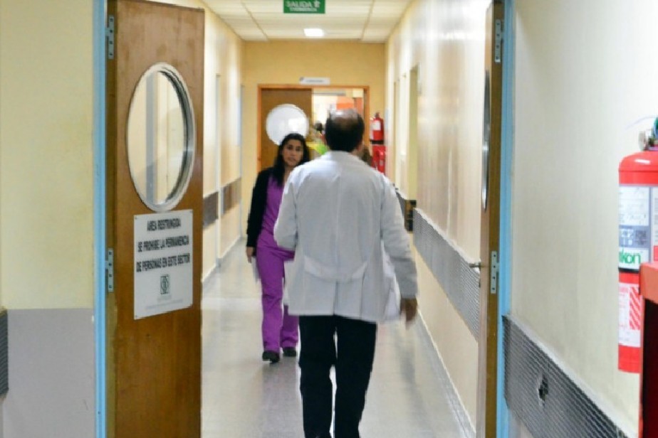 Hospitales de El Bols�n y Cinco Saltos convocan a cubrir cargos m�dicos