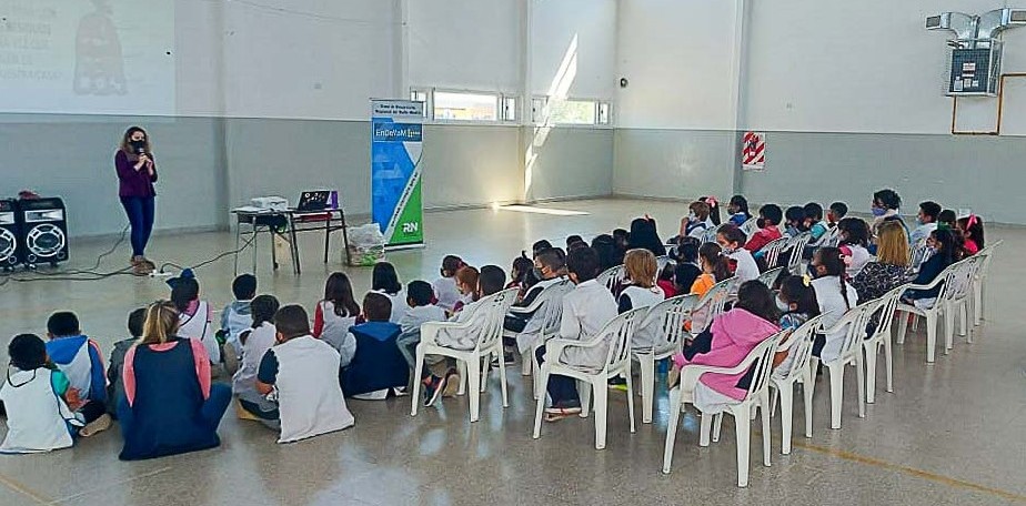 EnDeVaM brind una charla sobre residuos a 75 alumnos en la Escuela N 25