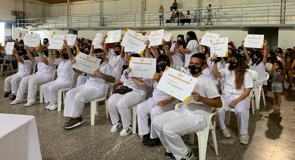 Cipolletti: concluy el ltimo acto de colacin del ao y 94 egresados recibieron sus diplomas