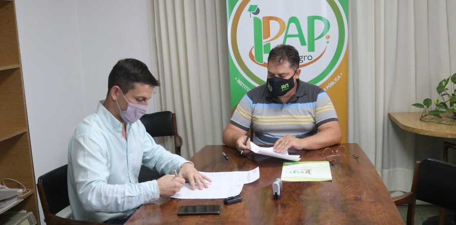 Firma del convenio entre el IPAP y la Secretaría de Minería