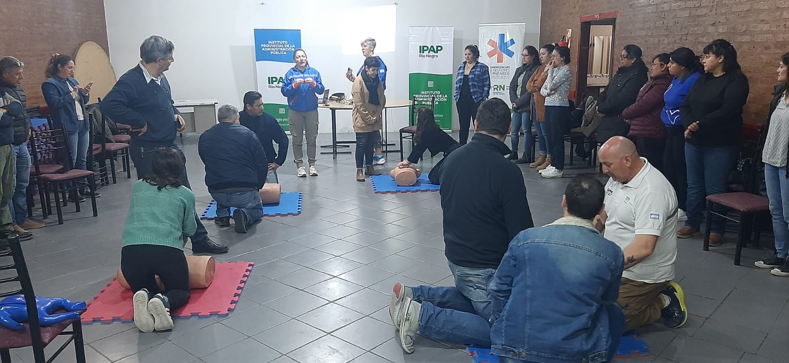 Agentes pblicos: Curso de RCP, Primeros Auxilios y manejo de D.E.A