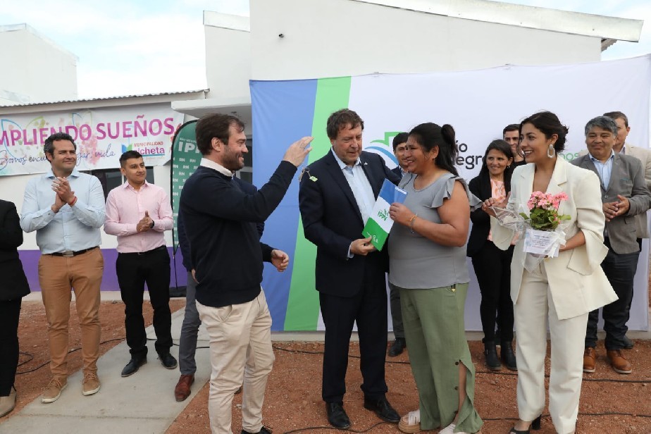 La felicidad de ms familias rionegrinas de tener la casa propia