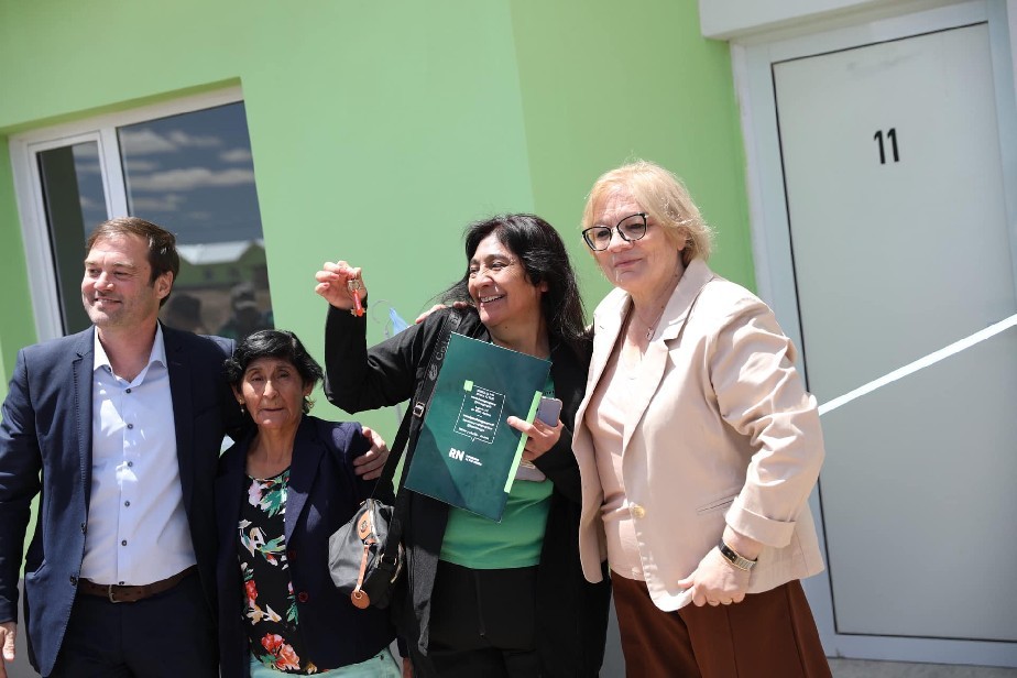 Ms familias rionegrinas recibieron la llave de su nueva vivienda